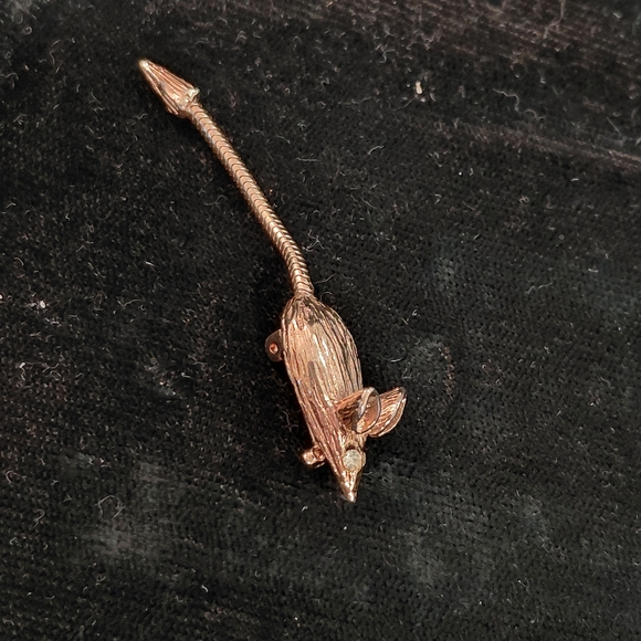 Gold Tone Mouse Pin Brooch - Picture 6 of 7